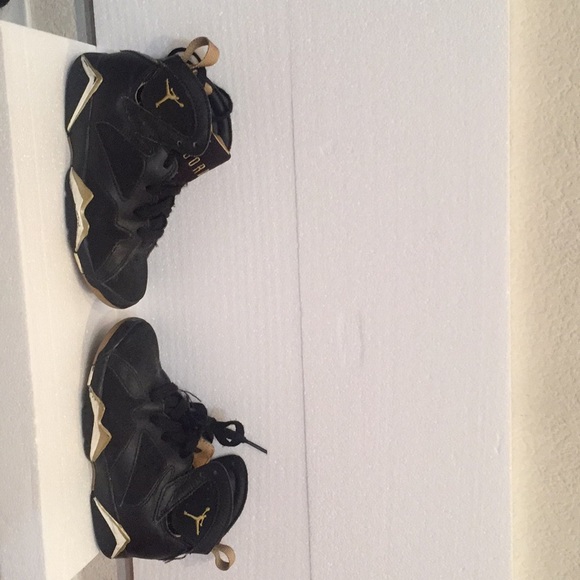 black and gold girl jordans